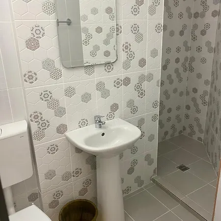 Casa Double M, Konukevi